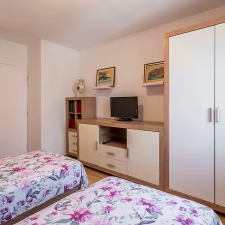 Modern Near The And Center Of Apartment